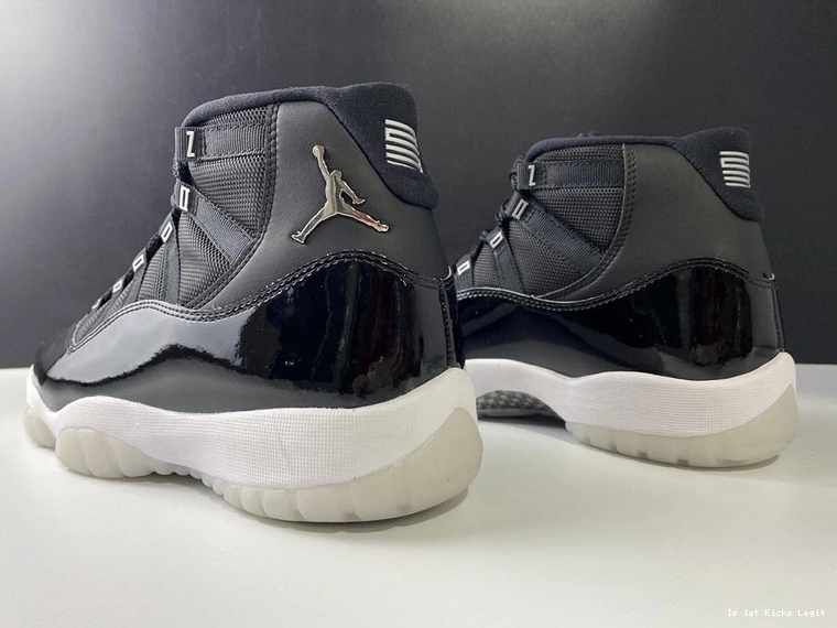 11  “25th  Jordan CT8012-011 Anniversary” Air 0420